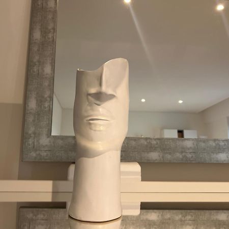 Modern Twin Room With A Balcony モンチジョ エクステリア 写真