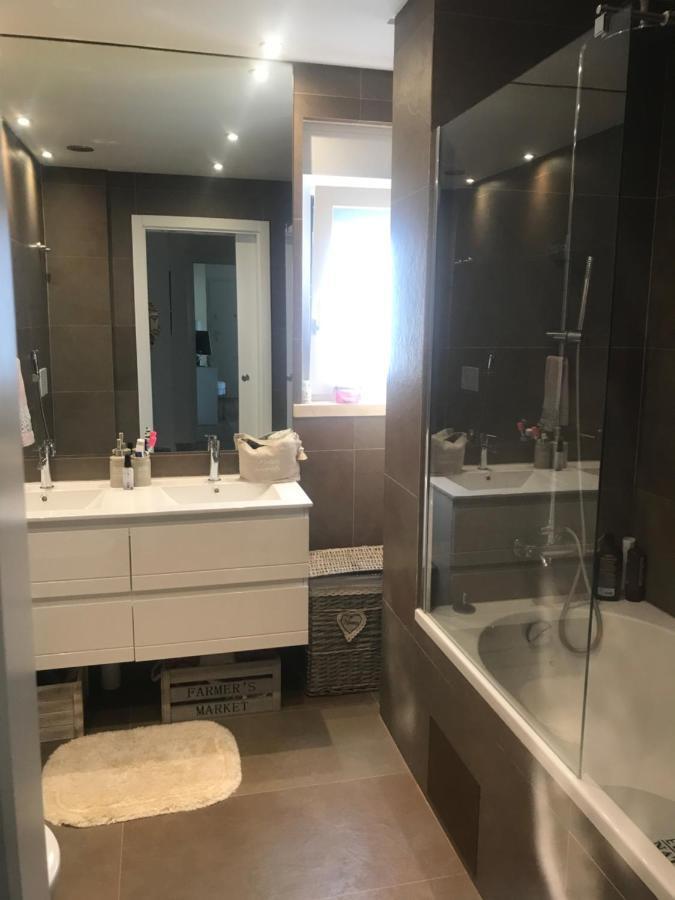 Modern Twin Room With A Balcony モンチジョ エクステリア 写真