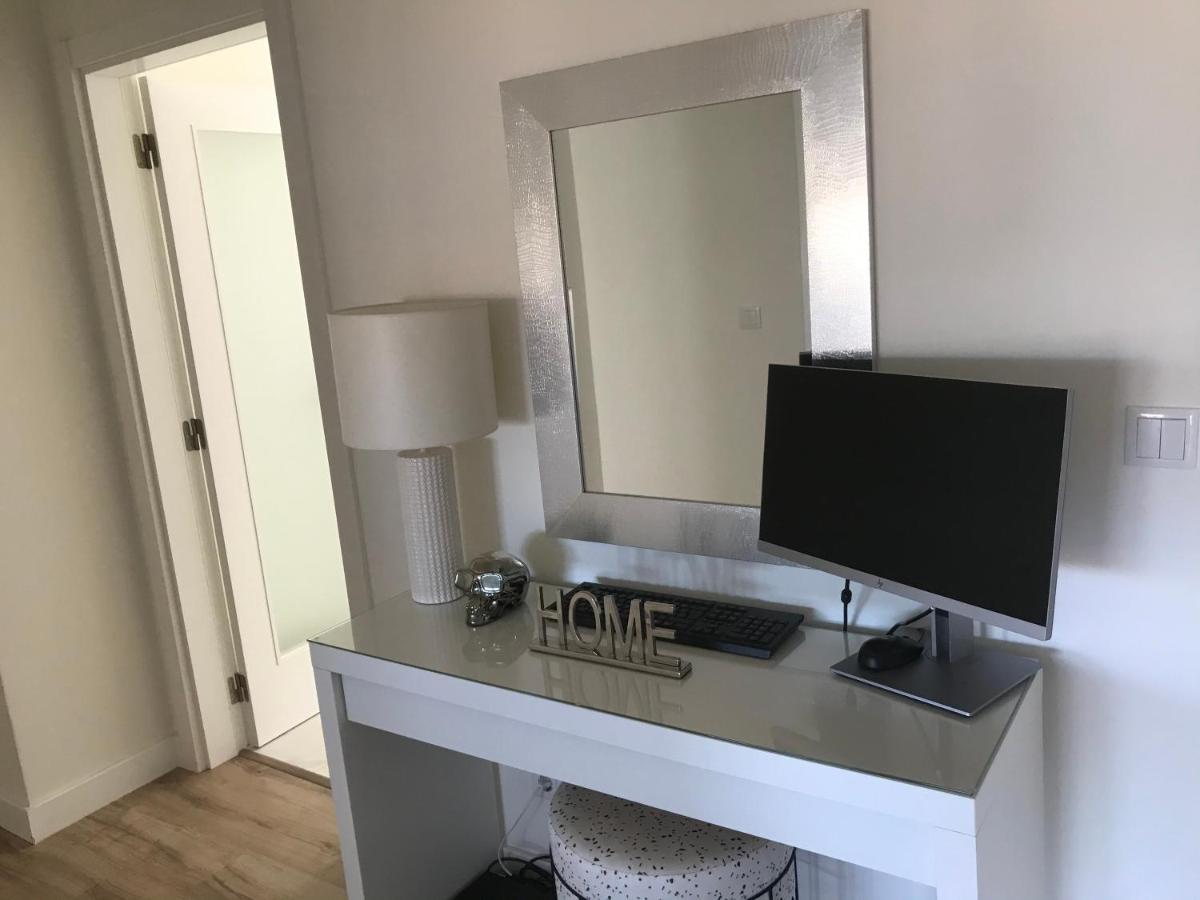 Modern Twin Room With A Balcony モンチジョ エクステリア 写真