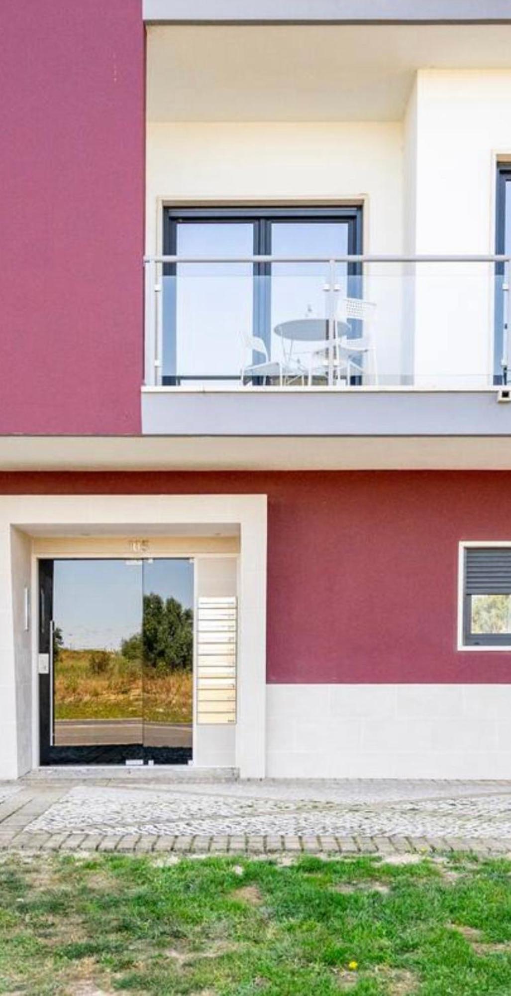 Modern Twin Room With A Balcony モンチジョ エクステリア 写真