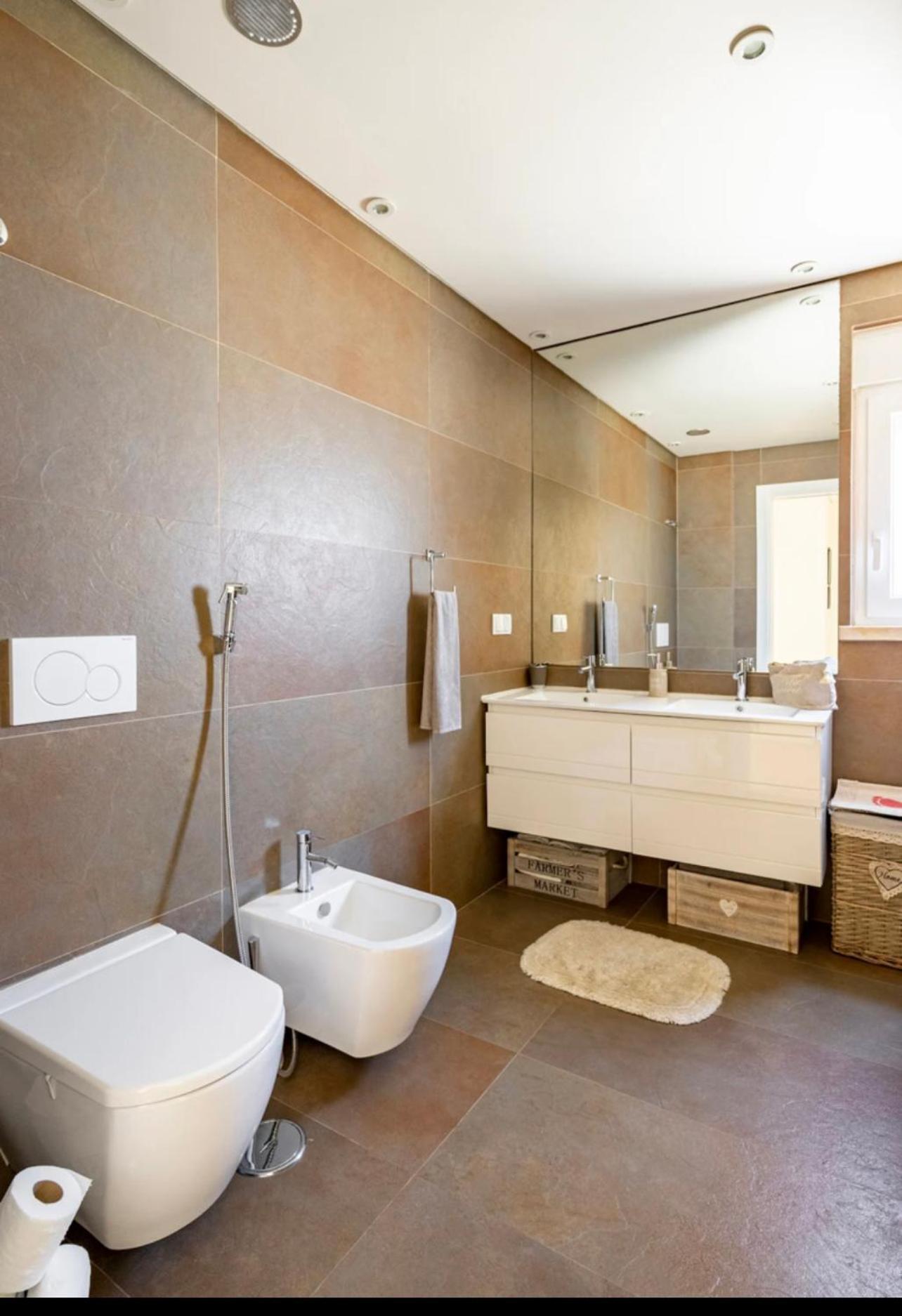 Modern Twin Room With A Balcony モンチジョ エクステリア 写真