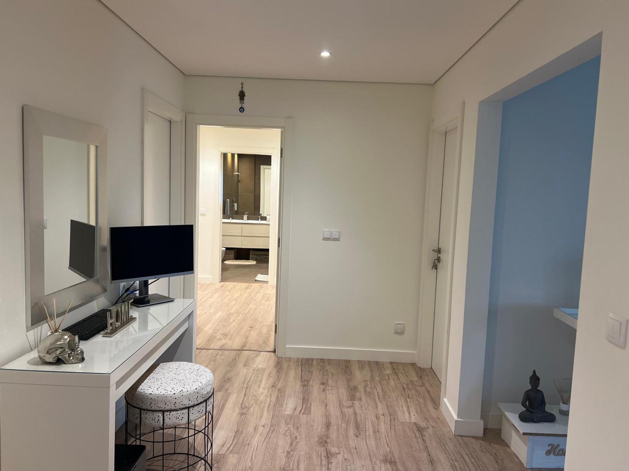 Modern Twin Room With A Balcony モンチジョ エクステリア 写真
