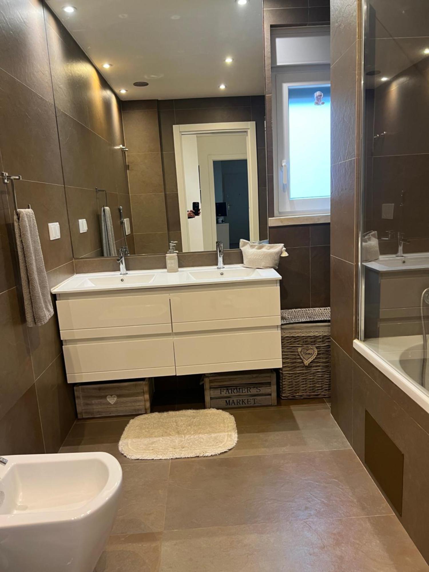 Modern Twin Room With A Balcony モンチジョ エクステリア 写真